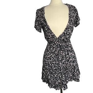 Rusty Floral Print V‎ Neck Short Sleeve Romper Black Pink Women's S